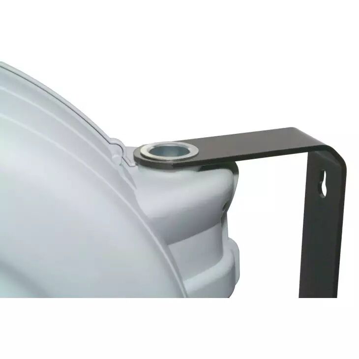 Nahaufnahme der Metallhalterung einer automatischen Schlauchaufrolleinheit, an der Gehäuseseite befestigt.