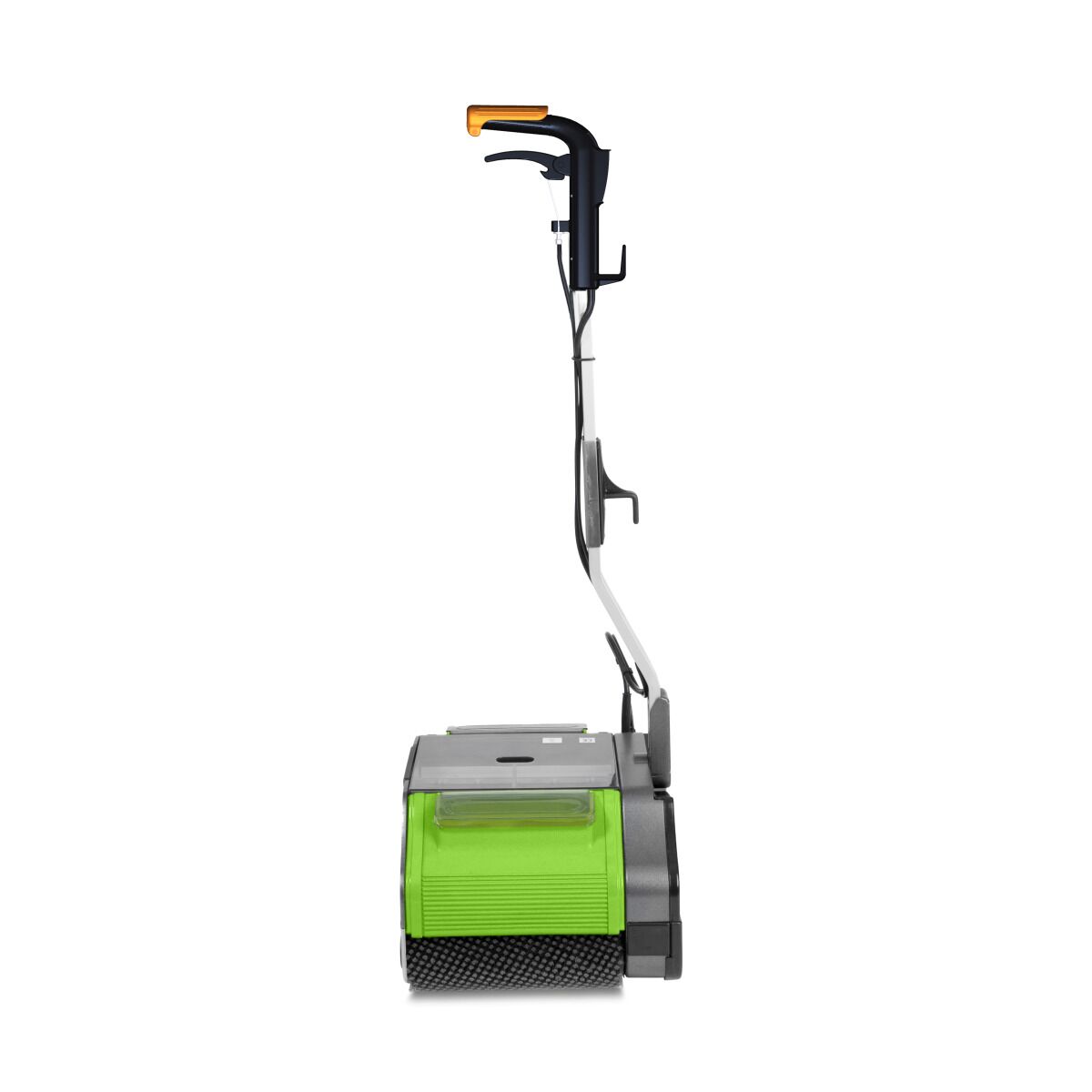 Seitenansicht einer kompakten, grün-schwarzen Bodenreinigungsmaschine mit ergonomischem Griff.
