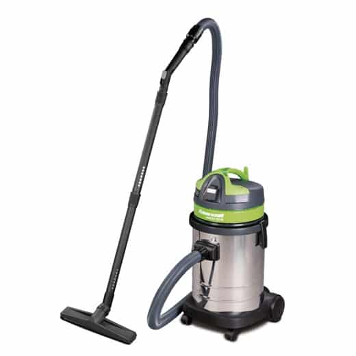 Nass- und Trockensauger mit montiertem Schlauch, Rohr und Bodendüse, einsatzbereit gezeigt.