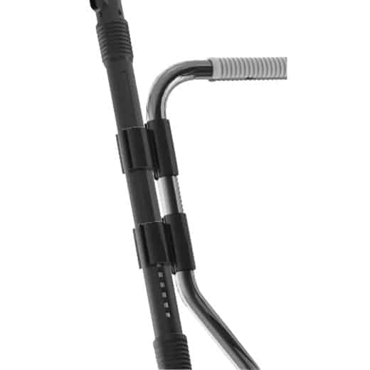 Detailansicht der Halterung am Griff für die Aufbewahrung des Saugrohrs und Handgriffs.