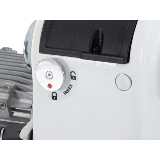 Nahaufnahme eines Drehknopfs mit Indexmarkierung an der Seite des Motors.