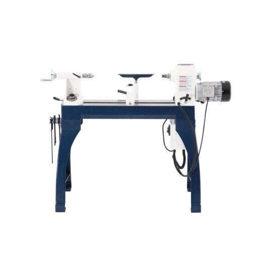 Drechselbank in Frontalansicht mit Werkstückaufnahme, Werkzeugauflage und Antriebseinheit auf stabilem Gestell.