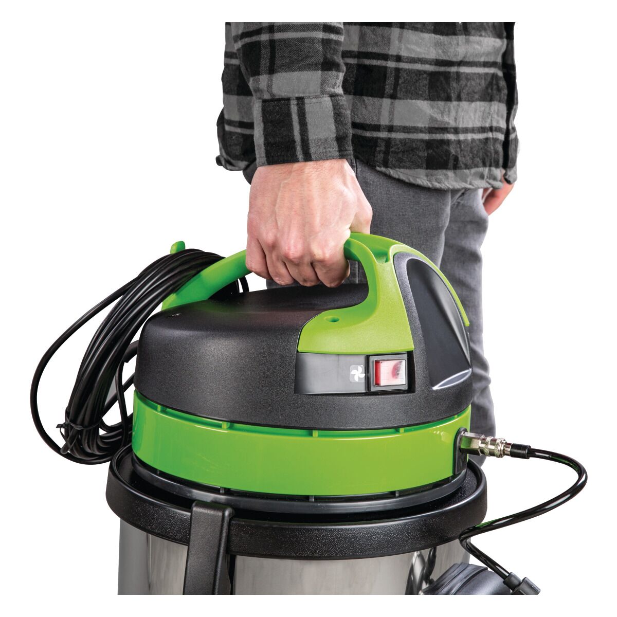 Griff des flexCAT 133 IPD mit Bedienknopf, von Hand gehalten.