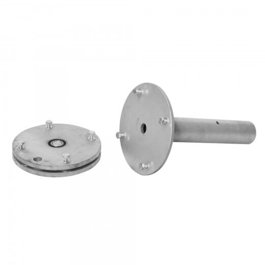 Zwei Metallteile einer Bodenhülse mit Schrauben und zentraler Bohrung, nebeneinander auf weißem Hintergrund.