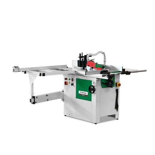 Frontale Perspektive der Formatkreissäge mit grünem Gehäuse, roten Bedienelementen und silbernem Schiebetisch.