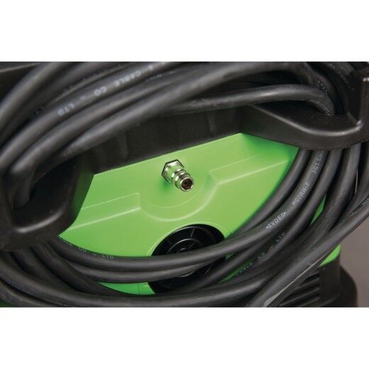 Nahaufnahme eines Kabels, das um das Gehäuse gewickelt ist, darunter ein Druckluftanschluss.