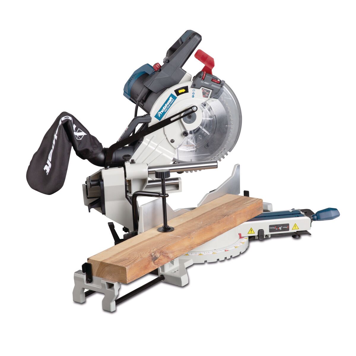 Gehrungssäge auf Werkbank mit eingespanntem Holzbrett, bereit zum Sägen.