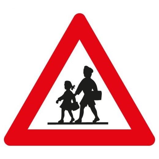 Verkehrsschild mit rotem Dreieck und 2 Personen, das auf Kinder hinweist.
