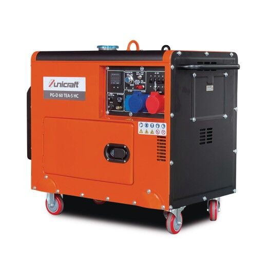 Schrägvorderansicht des Generators mit Bedienfeld, Lüftungselementen und Markenaufdruck „Unicraft“ auf orangem Gehäuse.