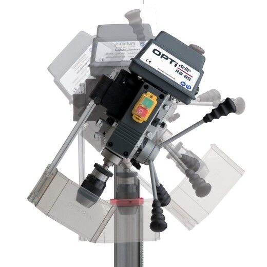 Säulenbohrmaschine mit schwenkbarem Bohrkopf in verschiedenen Positionen.