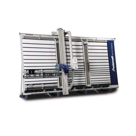 Vertikale Plattensäge mit vertikalen und horizontalen Führungen, Bedieneinheit und Absaugschlauch.