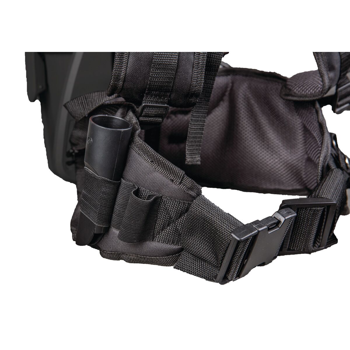 Detail des gepolsterten Hüftgurts mit Halterung für Saugrohr beim Rucksackstaubsauger.