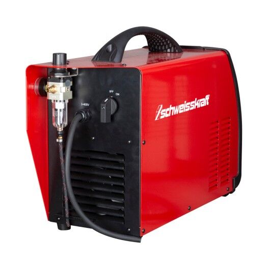 Seitenansicht eines roten Plasma-Schneidgeräts mit schwarzem Bedienfeld, Schlauchanschluss und montiertem Druckminderer.