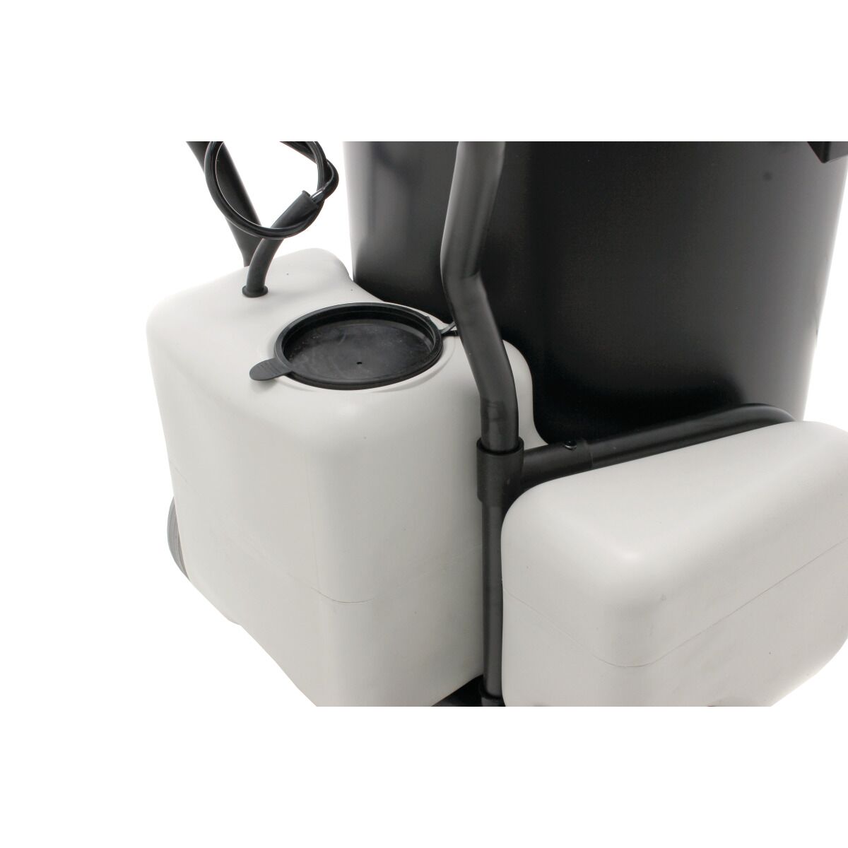 Detailaufnahme der seitlichen Frisch- und Schmutzwassertanks eines Nass- und Trockensaugers.