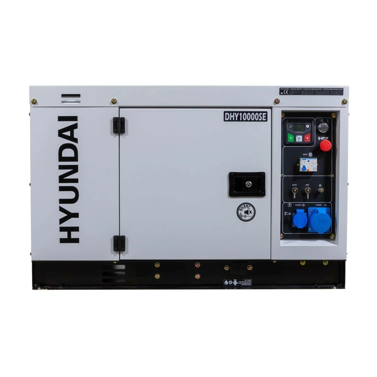 Frontansicht des Hyundai Dieselgenerators mit geschlossener Wartungstür, Bedienfeld, Not-Aus-Schalter und zwei blauen Steckdosen.