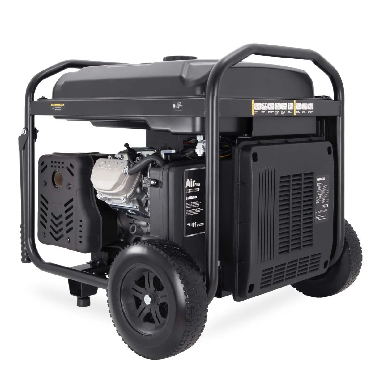 Rückansicht des Hyundai Generators mit Benzinmotor, Luftfilter, Schalldämpfer, Tank, Stahlrahmen und zwei Rädern.