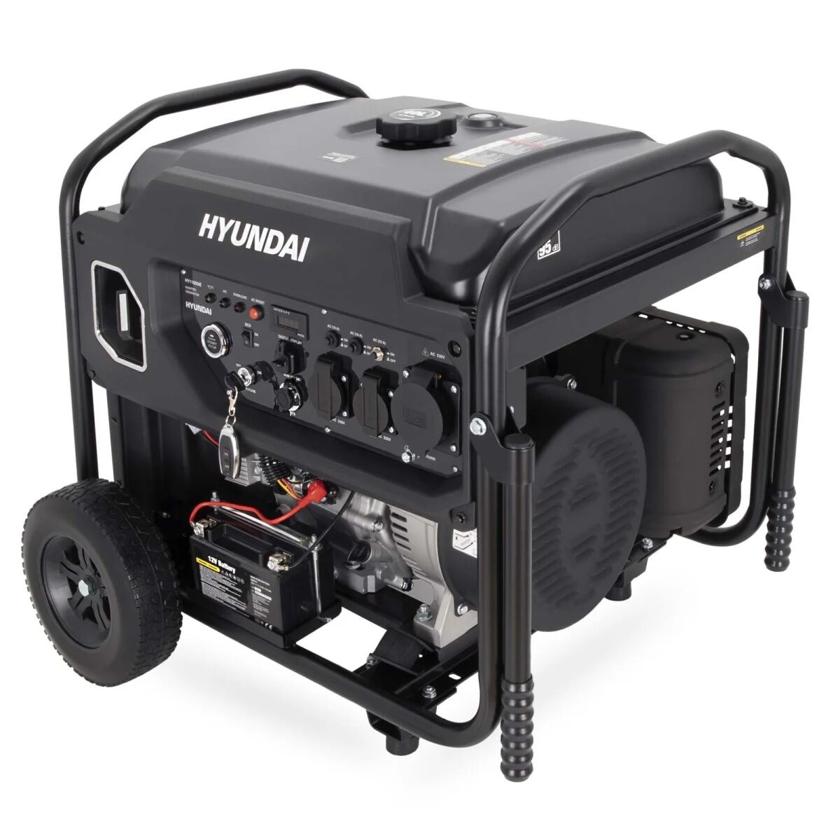 Hyundai Generator schräg von vorn mit Tankdeckel, Bedienfeld, Steckdosen, Batterie, Motor, Stahlrahmen und Rädern.