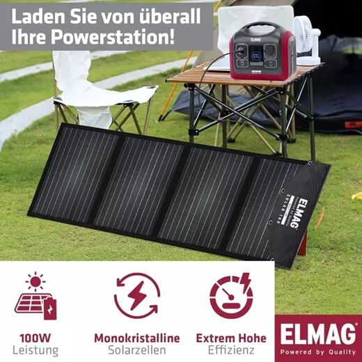 Faltbares Solarpanel lädt eine Powerstation auf einer Wiese beim Camping.