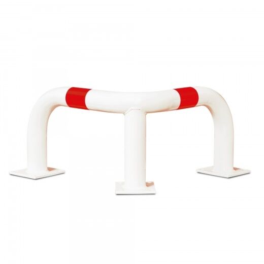 Weiß-roter Rammschutzbügel mit Mittelstrebe – ideal für Sicherheitszonen mit erhöhter Sichtbarkeit in sensiblen Bereichen und Verkehrsflächen.