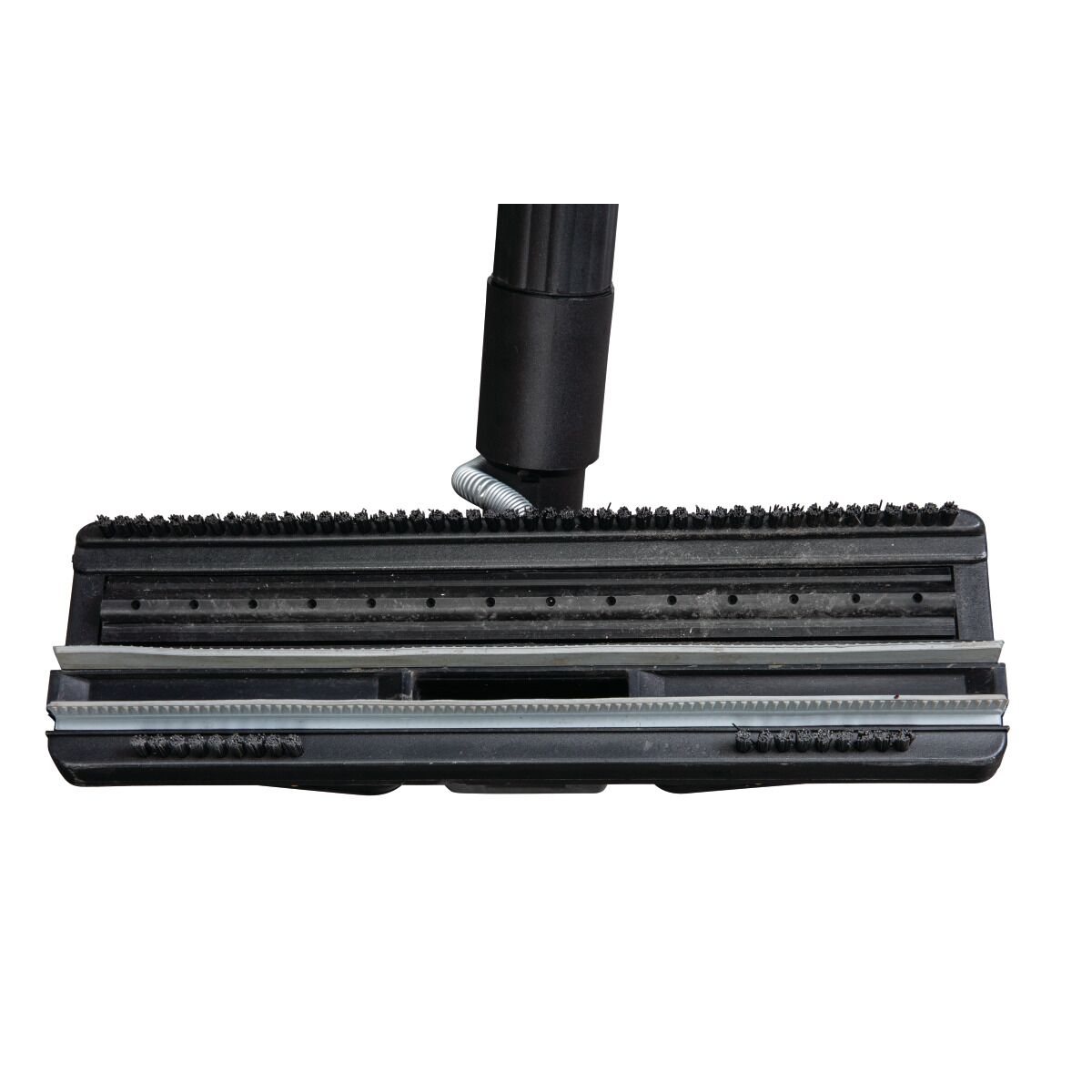 Nahaufnahme der Bodendüse eines Dampfreinigers mit Bürsten und Gummilippen.